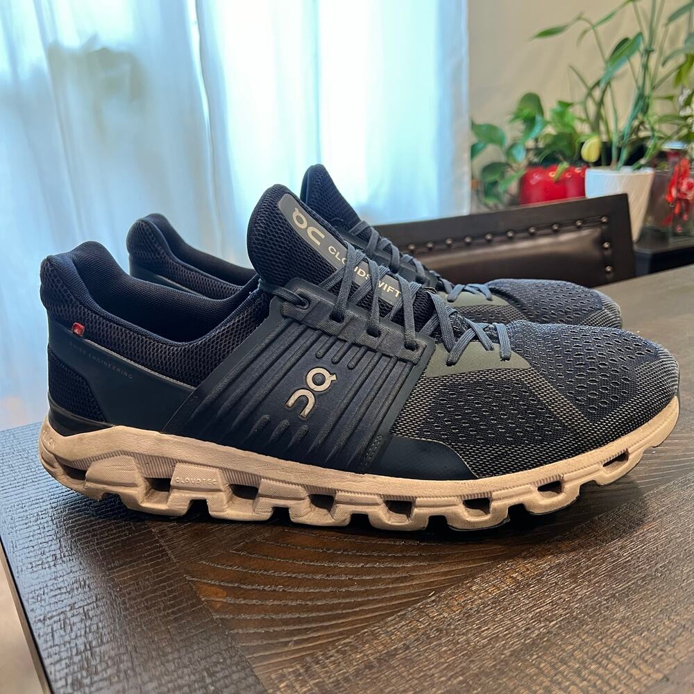 On Running Men's Cloudswift navy blue size 13